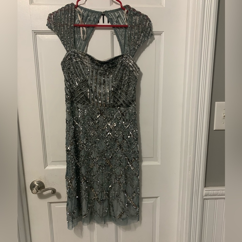 Adrianna Papell Dress Size 6 Fully Beaded